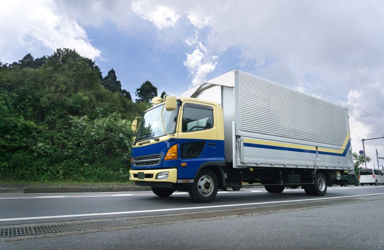 デコトラを運転 | 兵庫で運送の求人なら株式会社丸番荷役運輸